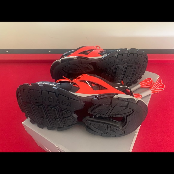 Balenciaga‘s track Sneaker - Picture 7 of 9